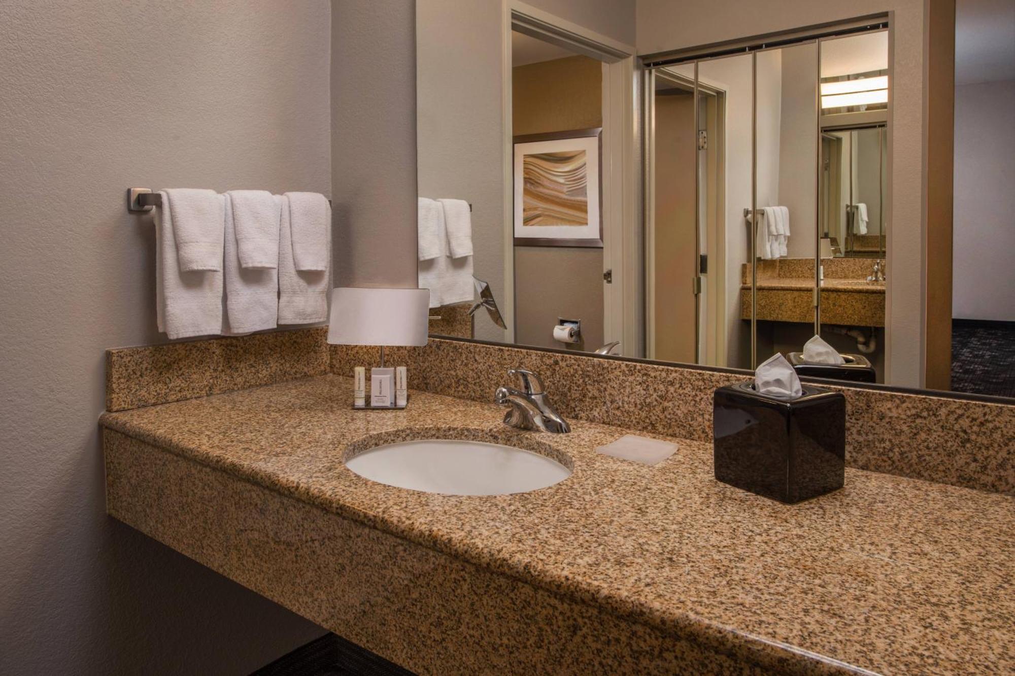 Hotel Courtyard By Marriott Dulles Town Center à Sterling Extérieur photo