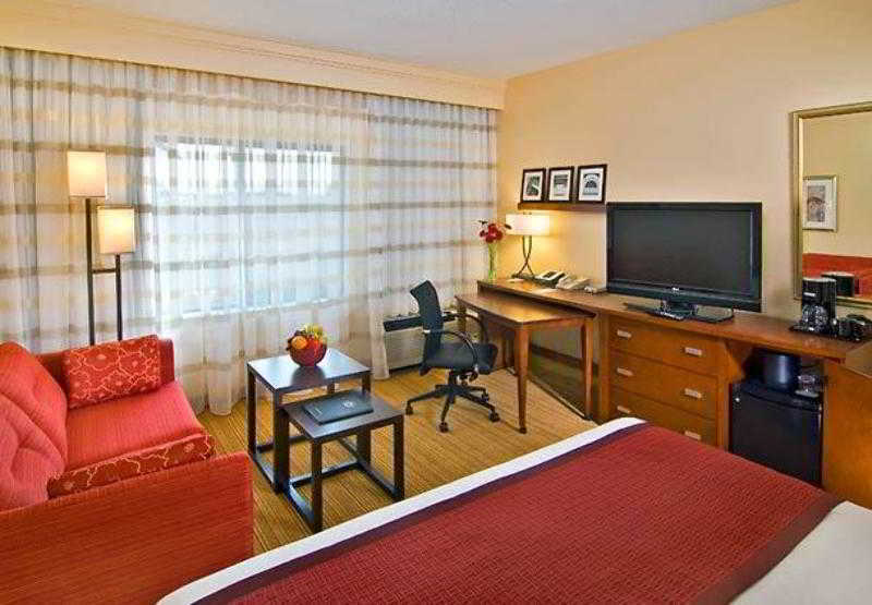 Hotel Courtyard By Marriott Dulles Town Center à Sterling Extérieur photo